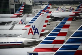 Máy bay của hãng American Airlines tại sân bay quốc tế Miami, bang Florida. (Nguồn: AFP/TTXVN)