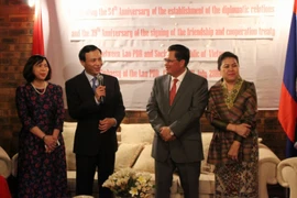 Đại sứ và phu nhân hai nước tại buổi giao lưu. (Nguồn: Đại sứ quán Việt Nam tại Australia) 