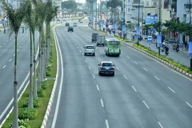 Đoạn đường Phạm Văn Đồng thuộc quận Gò Vấp, TP.HCM. (Ảnh: Tuấn Minh/TTXVN)