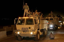 Binh sỹ Iraq tiến về thành phố Mosul từ khu vực Kirkuk ngày 10/10. (Nguồn: AFP/TTXVN)