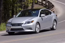 Toyota Việt Nam triệu hồi xe Lexus để thay bộ chấp hành phanh