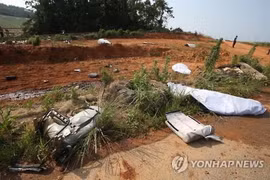 Hiện trường vụ rơi máy bay. (Nguồn: Yonhap)
