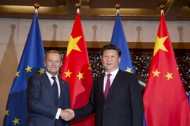Chủ tịch ​EU Donald Tusk và Chủ tịch Trung Quốc Tập Cận Bình tại Bắc Kinh. (Nguồn: AFP/TTXVN) 