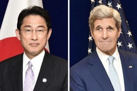 Ngoại trưởng Nhật Bản Fumio Kishida và người đồng cấp Mỹ Jonh Kerry. (Nguồn: Kyodo/TTXVN)