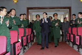 Chủ tịch nước Trương Tấn Sang đến thăm, chúc Tết cán bộ, giảng viên và học viên Học viện Hậu cần. (Ảnh: Nguyễn Khang/TTXVN)