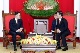 Trưởng Ban Tuyên giáo Trung ương Võ Văn Thưởng tiếp Trưởng Ban Thanh niên Đảng Dân chủ Tự do Nhật Bản Suzuki Keisuke. (Ảnh: An Đăng/TTXVN)