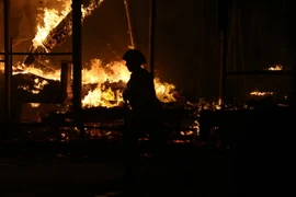 Binh sĩ Liban tuần tra ở thủ đô Beirut sau các cuộc bạo động. (Nguồn: AFP/TTXVN)