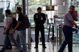 Cảnh sát Malaysia tại Sân bay Quốc tế Kuala Lumpur. (Nguồn: AFP/TTXVN)