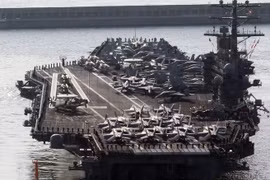 Tàu sân bay USS Ronald Reagan. (Nguồn: EPA/TTXVN)