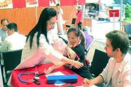 Sinh viên Việt Nam tổ chức Ngày Sức khỏe cộng đồng ở Séc