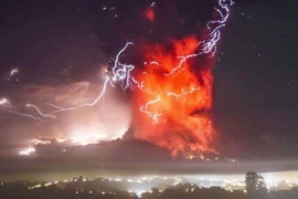 Núi lửa Calbuco ở miền Nam Chile tiếp tục hoạt động mạnh