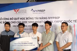 Học bổng tiếng Anh 5 tỷ đồng mỗi năm dành cho học sinh xuất sắc 