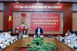 Thủ tướng Nguyễn Xuân Phúc phát biểu kết luận buổi làm việc. (Ảnh: Thống Nhất/TTXVN)