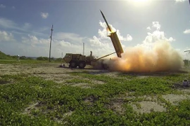 Hệ thống phòng thủ tên lửa tầm cao giai đoạn cuối THAAD của Mỹ được vận hành thử nghiệm tại đảo Wake, Thái Bình Dương. (Ảnh: AFP/TTXVN)