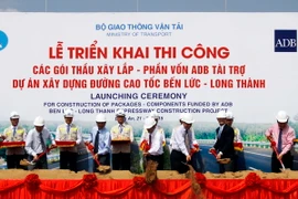 Khởi công các gói thầu thuộc dự án cao tốc Bến Lức-Long Thành