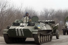 Nga chỉ trích Ukraine che đậy thông tin về việc rút vũ khí hạng nặng