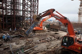 Hội Chữ thập Đỏ cứu trợ khẩn cấp nạn nhân vụ sập giàn giáo