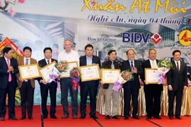 Nghệ An trao giấy chứng nhận đầu tư cho 8 dự án trị giá 18.540 tỷ đồng