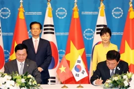 Hàn Quốc và Việt Nam ký tắt Hiệp định thương mại tự do