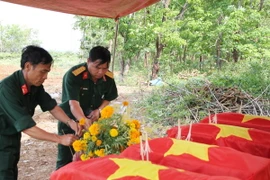 Cất bốc thêm hài cốt liệt sỹ tại huyện Gio Linh, tỉnh Quảng Trị