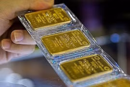 Giá vàng trong nước điều chỉnh tăng khoảng 100.000 đồng. (Ảnh: PV/Vietnam+)