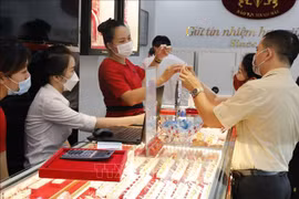 Hai thương hiệu vàng biến động trái chiều, tỷ giá vẫn tăng kịch trần