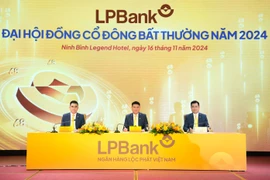 Đoàn chủ toạ điều hành Đại hội đồng cổ đông bất thường LPBank 2024. (Ảnh: Vietnam+)