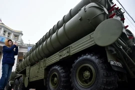 Hệ thống phòng không S-400. (Nguồn: AFP/TTXVN)