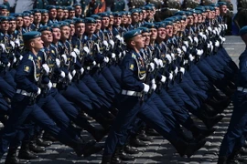 Hải quân Nga tham gia lễ duyệt binh kỷ niệm 70 năm Ngày Chiến thắng ở thủ đô Moskva ngày 9/5. (Nguồn: THX/TTXVN) 