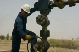 Giá dầu mỏ đã giảm trở lại trên thị trường châu Á