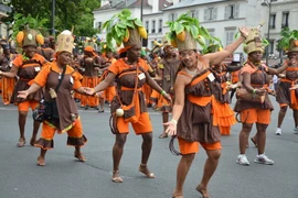 Những hình ảnh độc đáo tại Carnaval nhiệt đới Paris 2014