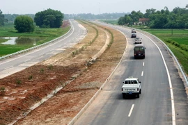 Tập trung giải phóng mặt bằng để hoàn thành Quốc lộ 3 