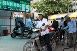 Gỡ nút thắt cho sản xuất và tiêu thụ xăng sinh học E5