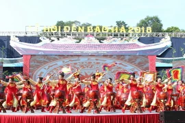 Gần 10.000 lượt du khách dự khai hội đền Bảo Hà năm 2018