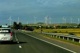 Hệ thống điện gió trên địa bàn tỉnh Ninh Thuận. (Ảnh: Ngọc Hà/TTXVN)