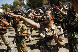 Phiến quân Houthi tại thủ đô Sanaa. (Nguồn: AFP/ TTXVN)