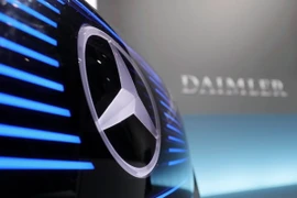 Biểu tượng của hãng Mercedes-Benz thuộc tập đoàn Daimler tại Stuttgart, Đức. (Nguồn: EPA/TTXVN)