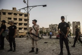 Cảnh sát Ai Cập phong tỏa hiện trường một vụ đánh bom. (Nguồn: AFP/TTXVN)