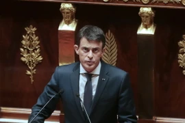 Thủ tướng Pháp Manuel Valls phát biểu tại phiên họp Quốc hội Pháp ở Paris ngày 25/11. (Nguồn: AFP/TTXVN)