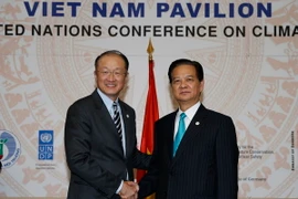 Thủ tướng Chính phủ Nguyễn Tấn Dũng tiếp Chủ tịch Ngân hàng Thế giới (WB) Jim Yong Kim. (Ảnh: Đức Tám/TTXVN)