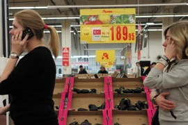 Gian hàng bày bán sản phẩm trứng của Thổ Nhĩ Kỳ tại siêu thị ở Moskva (Nga) ngày 29/11. (Nguồn: THX/TTXVN)