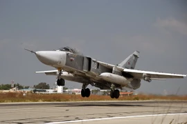 Máy bay chiến đấu Su-24 của Nga tại căn cứ quân sự Hmeymim, tỉnh Latakia, Syria ngày 21/10. (Nguồn: THX/TTXVN)