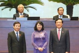 Phó Chủ tịch nước Đặng Thị Ngọc Thịnh, Chánh án Tòa án nhân dân Tối cao Nguyễn Hòa Bình và Viện trưởng Viện kiểm sát nhân dân Tối cao Lê Minh Trí ra mắt Quốc hội. (Ảnh:Thống Nhất/TTXVN)