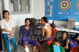 Cảnh sát Thái Lan bắt giữ tàu cá của ngư dân Việt Nam tháng 4/2016. (Nguồn: Vietnam+)