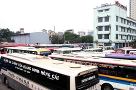 Bến xe Lương Yên. (Ảnh: Đình Huệ/TTXVN)