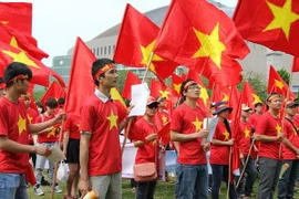 Người Việt tại Fukuoka biểu tình hòa bình phản đối Trung Quốc