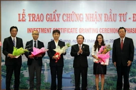 Bình Dương trao giấy phép đầu tư cho 41 doanh nghiệp FDI