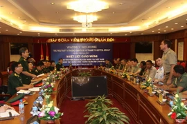 Tùy viên Quân sự các nước tại Việt Nam thăm Tập đoàn Viettel