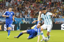 HLV Argentina chỉ tự chấm điểm 6 sau trận thắng Bosnia