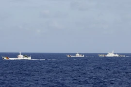 Trung Quốc duy trì hai tàu quét mìn, máy bay trinh sát gần giàn khoan